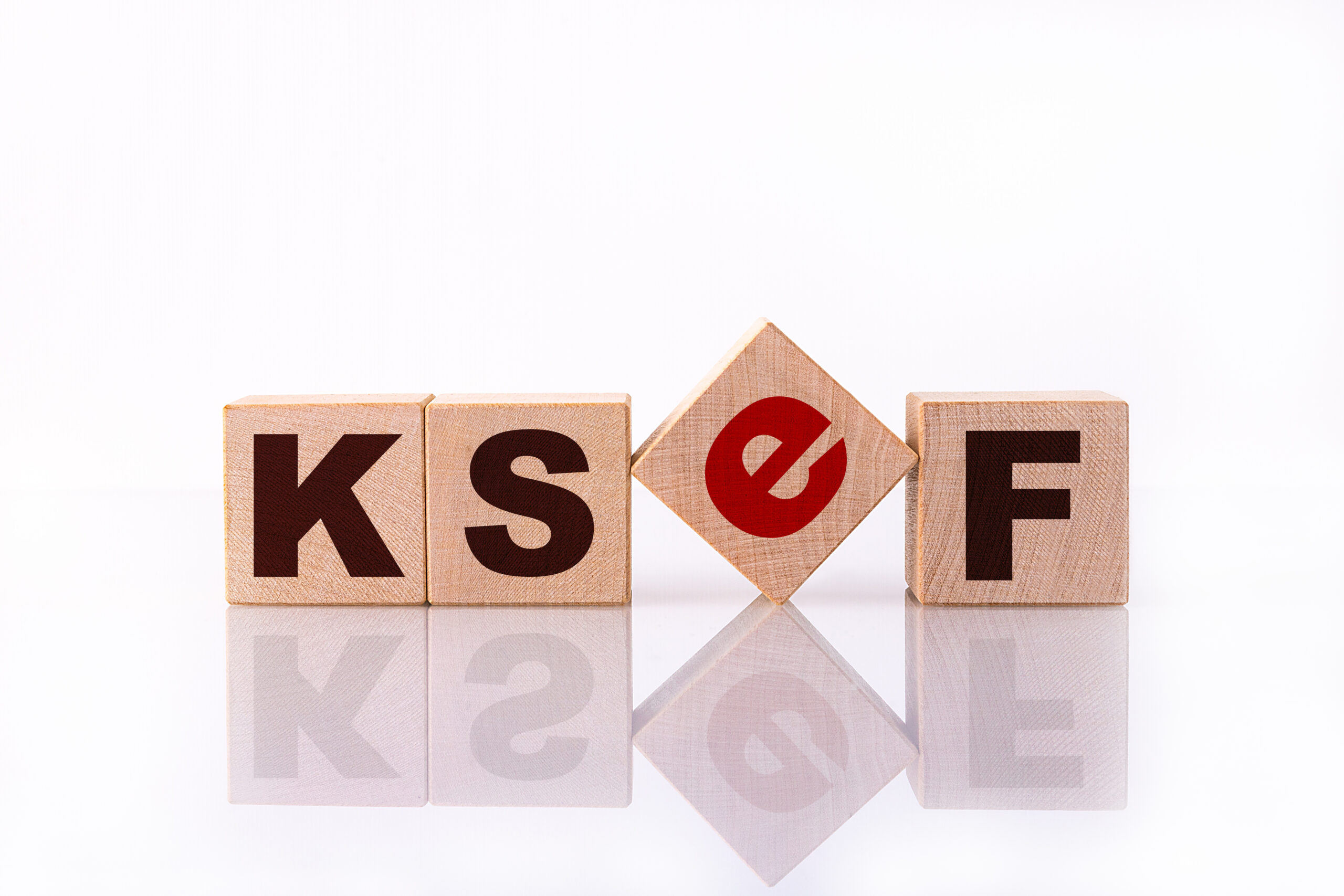 KSeF, Krajowy System e Faktur, text written on wooden cubes.